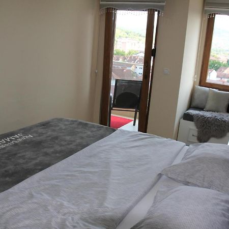 Apartman Jaman - โนวีปาซาร์ ภายนอก รูปภาพ