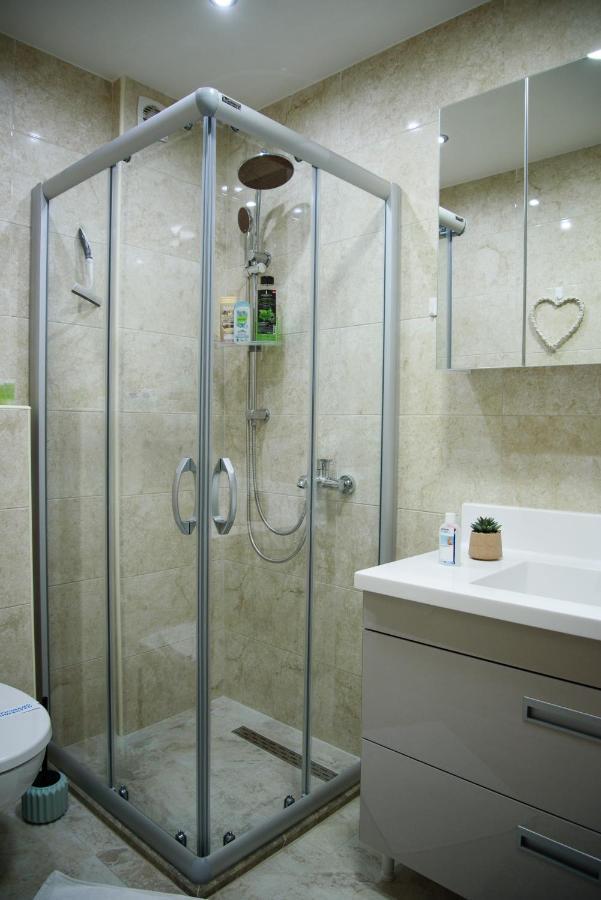 Apartman Jaman - โนวีปาซาร์ ภายนอก รูปภาพ