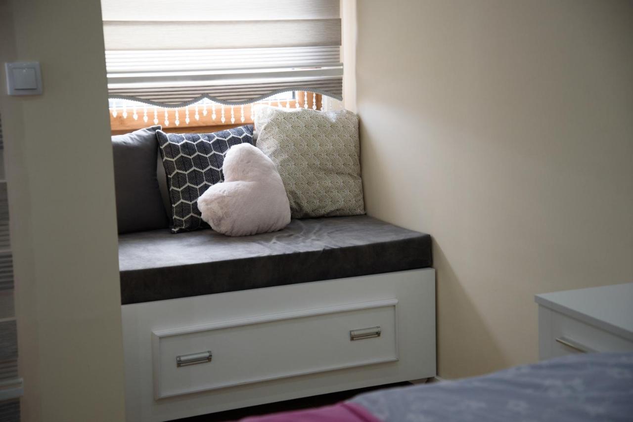Apartman Jaman - โนวีปาซาร์ ภายนอก รูปภาพ